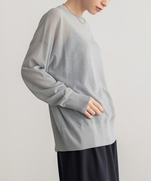 for/c（フォーシー）の「[新色追加]ゆるシアーニットプルオーバー【オーガニックコットン】（ニット/セーター・レディース・ブルー/オフホワイト/ブラック/ピンク/ライトグレー/ラベンダー・M/L/LL）」の15枚目の写真