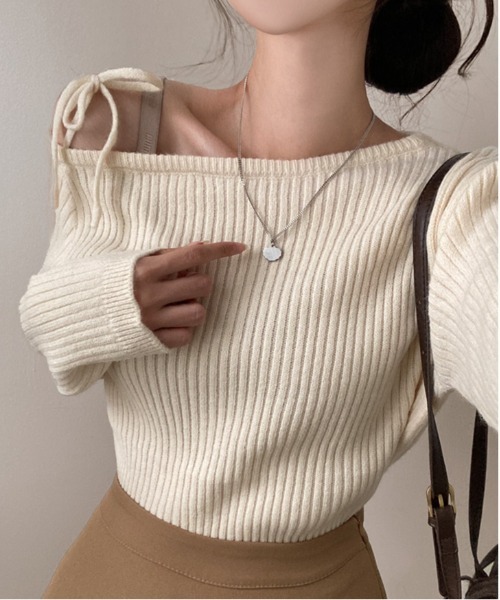 gossip!ロサンゼルス(ゴシップロサンゼルス)の「Y2K アンバランスオフショルダーリボンストラップリブニット(ニット/セーター・レディース・ブラック/アイボリー/ワイン・FREE)」の11枚目の写真