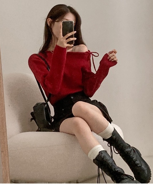 gossip!ロサンゼルス(ゴシップロサンゼルス)の「Y2K アンバランスオフショルダーリボンストラップリブニット(ニット/セーター・レディース・ブラック/アイボリー/ワイン・FREE)」の14枚目の写真