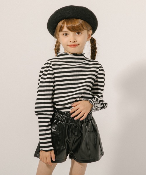 URBAN CHERRY(アーバンチェリー)の「フェイクレザータックショートパンツ(その他パンツ・キッズ・ブラウン/ブラック・150cm/140cm/130cm/120cm/110cm)」の2枚目の写真