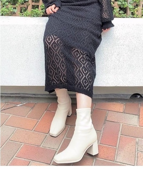 REZOY（リゾイ）の「【REZOY】スクエアトゥセンターシームストレッチショートブーツ（ブーツ・レディース・シルバー系/アイボリー/ブラック/ダークブラウン・S/M/L/LL）」の20枚目の写真