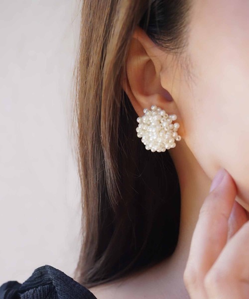 CERCA(チェルカ)の「saran jewelry/パール デザイン イヤリング(イヤリング・レディース・A・FREE)」の2枚目の写真