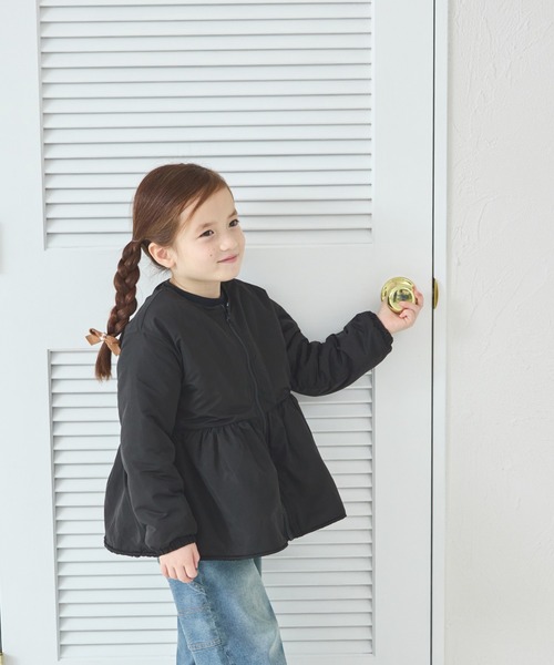 pairmanon（ペアマノン）の「裏ボア ガールズ フレアシルエット ナイロン ブルゾン（ブルゾン・キッズ・テラコッタ/ブラック/ベージュ/ピンク・90/100/110/120/130/140/150）」の2枚目の写真