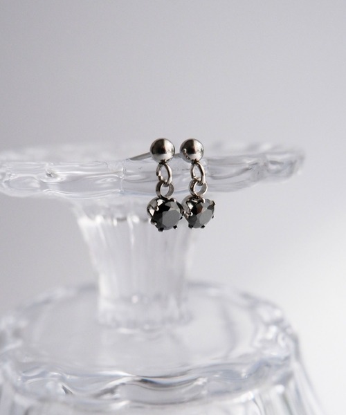 CERCA(チェルカ)の「SARINOHANA/キュービックジルコニアピアス/ゴールド/シルバー(ピアス(両耳用)・レディース・B/その他4/A/その他1/その他2/その他3/その他5/C/D/E・FREE)」の9枚目の写真