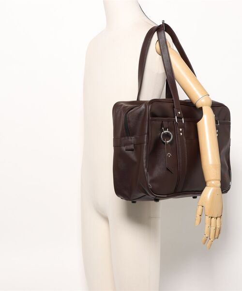 CONVERSE(コンバース)の「【CONVERSE】SCHOOL FAKE LEATHER BAG/スクールバッグ/スクバ/カバン/肩掛け/斜め掛け/コンバース(ショルダーバッグ・レディース・ブラウン/ブラック・FREE)」の5枚目の写真
