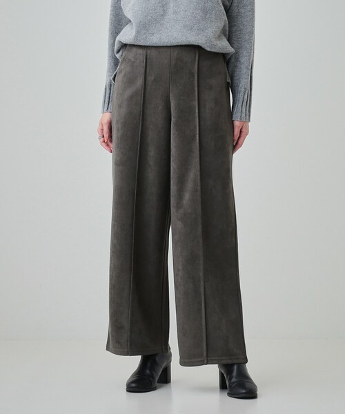 DRESKIP（ドレスキップ）の「◆【S-LL】脚をすっきりきれいに魅せる スエード調 ピンタックワイドパンツ（その他パンツ・レディース・チャコールグレー/グリーン/ナチュラル・01/02/03/04）」の4枚目の写真