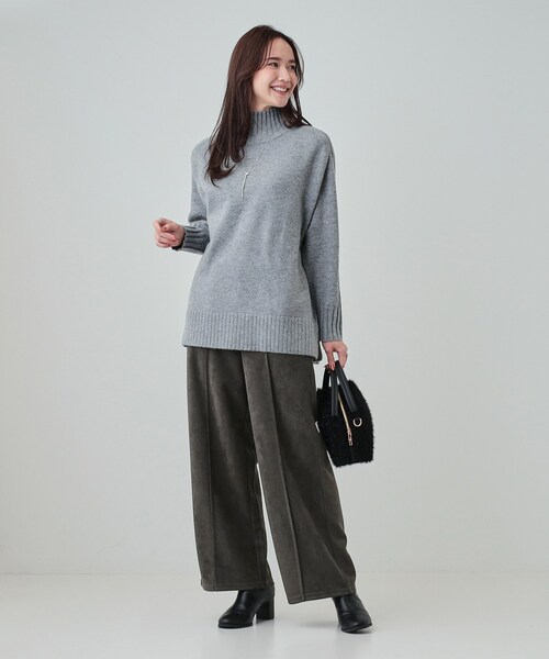 DRESKIP（ドレスキップ）の「◆【S-LL】脚をすっきりきれいに魅せる スエード調 ピンタックワイドパンツ（その他パンツ・レディース・チャコールグレー/グリーン/ナチュラル・01/02/03/04）」の6枚目の写真