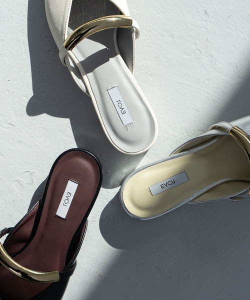 EVOL（イーボル）の「【柔らかい・クッション入り】ゴールドモチーフフラットミュール IY5706（パンプス・レディース・シルバー/アイボリー/ブラック/パイソン・LL/L/M/S）」の5枚目の写真