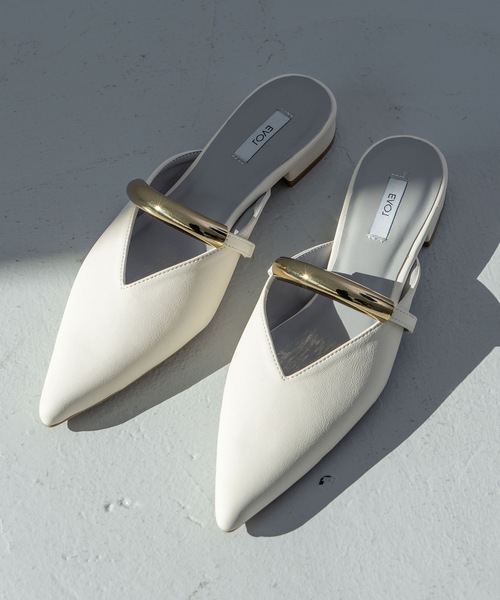 柔らかい・クッション入り】ゴールドモチーフフラットミュール IY5706