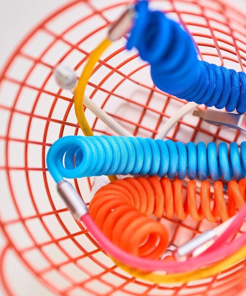 SAHIR（サヒール）の「【SAHIR サヒール】Bicolor cable type C（スマホグッズ・レディース・ブルー系その他/イエロー・0）」の3枚目の写真