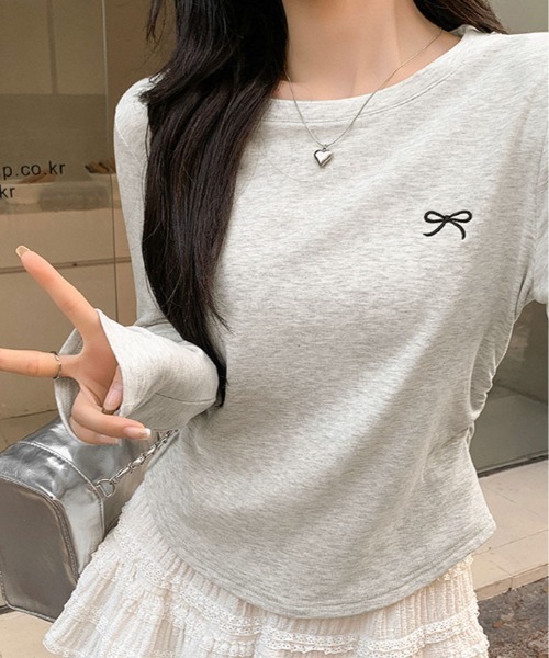 kirakiraShop(キラキラショップ)の「リボン 刺繍 ラウンドネック トップス(Tシャツ/カットソー・レディース・ホワイト/杢グレー/イエロー系/ブラック・FREE)」の1枚目の写真