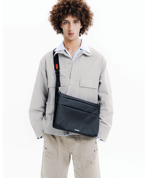 Topologie(トポロジー)の「Flat Sacoche Medium【バッグ単体】(ショルダーバッグ・レディース・ホワイト/ブラック・ONE SIZE)」の9枚目の写真