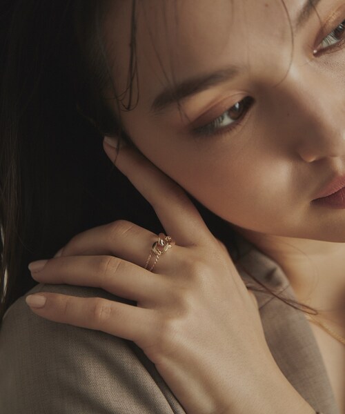 COCOSHNIK(ココシュニック)の「K10キヘイモチーフダブルチェーン リング大(リング・レディース・イエローゴールド・18)」の9枚目の写真