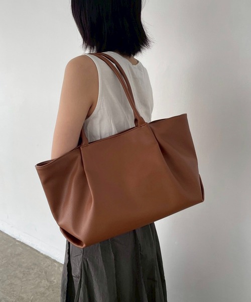 EFOLE（エフォル）の「【ZOZO限定】Tuck design totebag / タックデザイントートバッグ（トートバッグ・レディース・キャメル/ベージュ・FREE）」の2枚目の写真