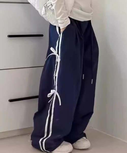 Tickle(ティックル)の「サイドリボン ラインパンツ(その他パンツ・キッズ・ネイビー・120/130/140/150)」の3枚目の写真