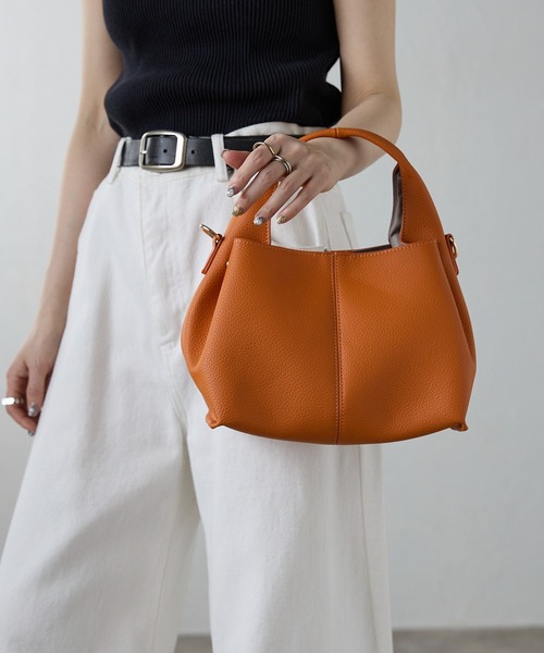 GUSCIO（グッシオ）の「【グッシオレザー】牛革バルーン型ミニトートバッグ　軽量（トートバッグ・レディース・アイボリー/ブラック/グレイッシュベージュ/ブルー系/オレンジ・FREE）」の5枚目の写真