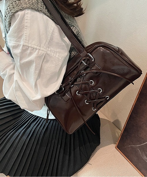 LA VORAGINE(ラ ヴォラジネ)の「紐リボンフェイクレザーショルダーバッグ(ショルダーバッグ・レディース・ブラック/アイボリー/シルバー/レッド/ダークブラウン/ブラウン・FREE)」の7枚目の写真