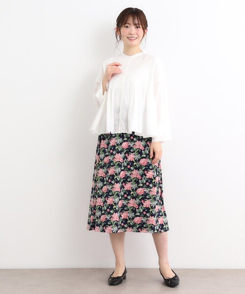 LAURA ASHLEY(ローラアシュレイ)の「【コットン100%/羽織に使える】ピンタックフレアブラウス(シャツ/ブラウス・レディース・ブラック/オフホワイト・38)」の5枚目の写真