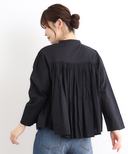 LAURA ASHLEY(ローラアシュレイ)の「【コットン100%/羽織に使える】ピンタックフレアブラウス(シャツ/ブラウス・レディース・ブラック/オフホワイト・38)」の8枚目の写真