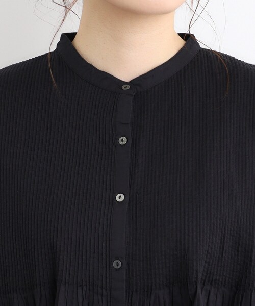 LAURA ASHLEY(ローラアシュレイ)の「【コットン100%/羽織に使える】ピンタックフレアブラウス(シャツ/ブラウス・レディース・ブラック/オフホワイト・38)」の14枚目の写真