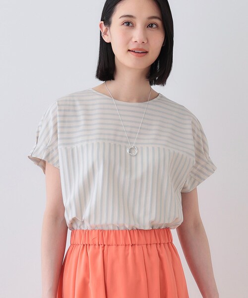 INDIVI（インディヴィ）の「【洗える／ストライプ柄】袖タックブラウス（シャツ/ブラウス・レディース・ブルー系7/ベージュ系2/ホワイト系その他3・40/38/19/15 /13/05）」の9枚目の写真