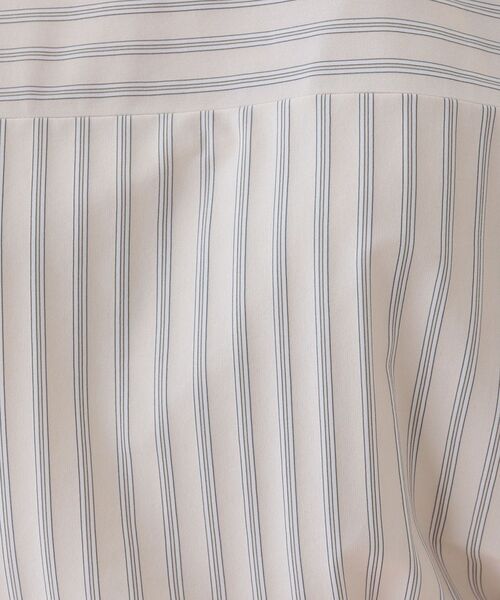 INDIVI（インディヴィ）の「【洗える／ストライプ柄】袖タックブラウス（シャツ/ブラウス・レディース・ブルー系7/ベージュ系2/ホワイト系その他3・40/38/19/15 /13/05）」の12枚目の写真