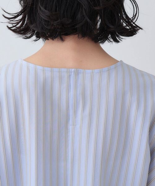 INDIVI（インディヴィ）の「【洗える／ストライプ柄】袖タックブラウス（シャツ/ブラウス・レディース・ブルー系7/ベージュ系2/ホワイト系その他3・40/38/19/15 /13/05）」の21枚目の写真