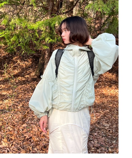 セール】【ONLINE限定カラー】ギャザーナイロンブルゾン