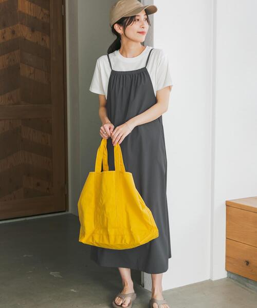 URBAN RESEARCH DOORS（アーバンリサーチドアーズ）の「『仁村紗和さん着用』『UR TECH』サマシェアバックドロストキャミワンピース（ワンピース・レディース・グレー/ブラック・MEDIUM）」の15枚目の写真