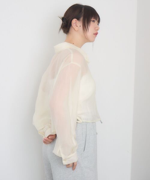 RETRO GIRL(レトロガール)の「サイドドロストシアーSH(シャツ/ブラウス・レディース・ブラック/ライトオレンジ系/オフホワイト・FREE)」の12枚目の写真