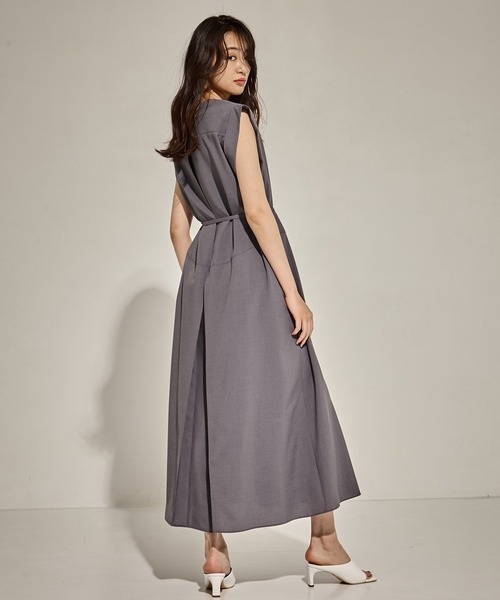 STUDIOUS（ステュディオス）の「【STUDIOUS/ステュディオス】Back Tucked Dress/バックタックワンピース/ドレス（ワンピース・レディース・ブルー/ブラック/グレー・2/1）」の3枚目の写真