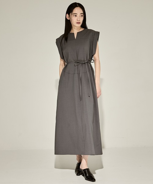 STUDIOUS（ステュディオス）の「【STUDIOUS/ステュディオス】Back Tucked Dress/バックタックワンピース/ドレス（ワンピース・レディース・ブルー/ブラック/グレー・2/1）」の4枚目の写真