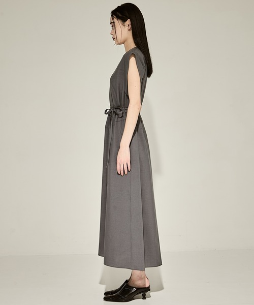 STUDIOUS（ステュディオス）の「【STUDIOUS/ステュディオス】Back Tucked Dress/バックタックワンピース/ドレス（ワンピース・レディース・ブルー/ブラック/グレー・2/1）」の7枚目の写真