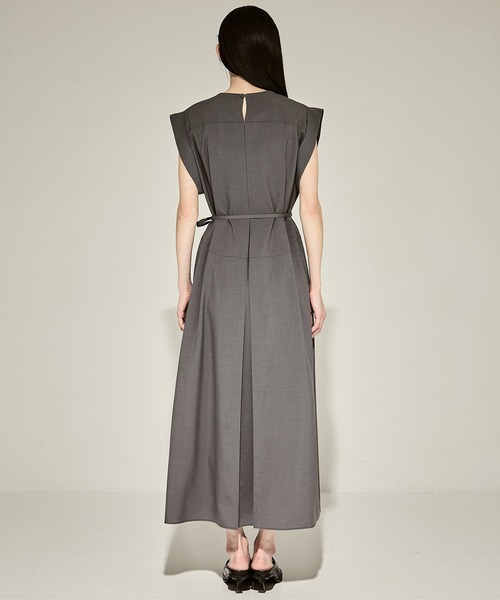 STUDIOUS（ステュディオス）の「【STUDIOUS/ステュディオス】Back Tucked Dress/バックタックワンピース/ドレス（ワンピース・レディース・ブルー/ブラック/グレー・2/1）」の8枚目の写真