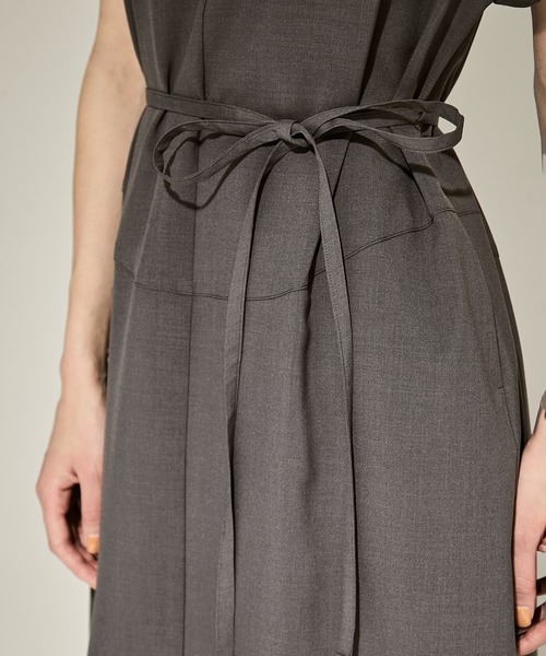 STUDIOUS（ステュディオス）の「【STUDIOUS/ステュディオス】Back Tucked Dress/バックタックワンピース/ドレス（ワンピース・レディース・ブルー/ブラック/グレー・2/1）」の15枚目の写真