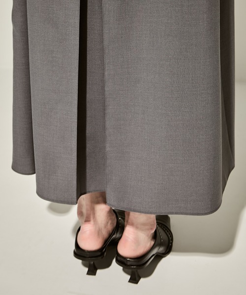 STUDIOUS（ステュディオス）の「【STUDIOUS/ステュディオス】Back Tucked Dress/バックタックワンピース/ドレス（ワンピース・レディース・ブルー/ブラック/グレー・2/1）」の18枚目の写真