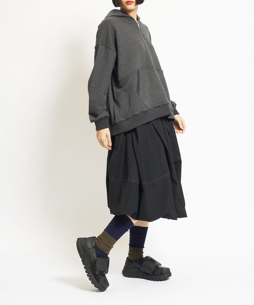 gomme（ゴム）の「6ozデニム　タックスカート（デニムスカート・レディース・ブラック/インディゴブルー・MEDIUM）」の6枚目の写真