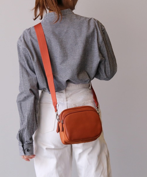 Mia Borsa（ミアボルサ）の「[Mia Borsa]ナイロンショルダーバッグ レディース 軽量（ショルダーバッグ・レディース・レッド/グリーン/シルバー/アイボリー/グレイッシュベージュ/ブラック・FREE）」の5枚目の写真