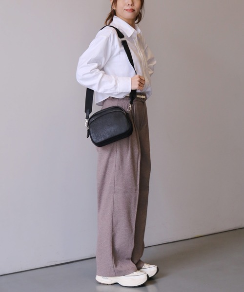 Mia Borsa（ミアボルサ）の「[Mia Borsa]ナイロンショルダーバッグ レディース 軽量（ショルダーバッグ・レディース・レッド/グリーン/シルバー/アイボリー/グレイッシュベージュ/ブラック・FREE）」の9枚目の写真