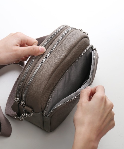 Mia Borsa（ミアボルサ）の「[Mia Borsa]ナイロンショルダーバッグ レディース 軽量（ショルダーバッグ・レディース・レッド/グリーン/シルバー/アイボリー/グレイッシュベージュ/ブラック・FREE）」の22枚目の写真