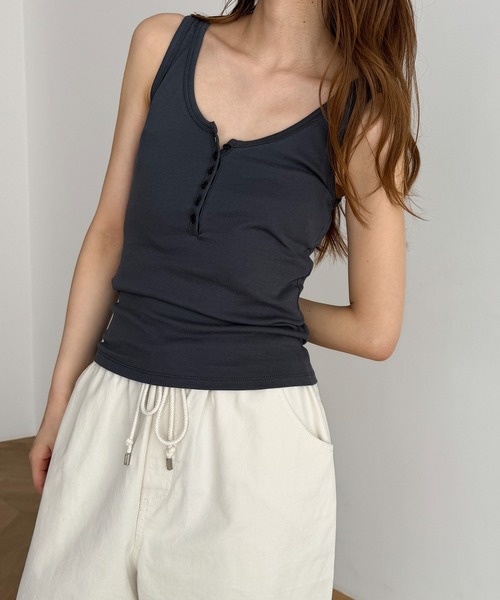 CANAL JEAN（キャナルジーン）の「El mar　ヘンリータンクトップ（タンクトップ・レディース・アイボリー/グレー/チャコールグレー・ONE SIZE）」の6枚目の写真