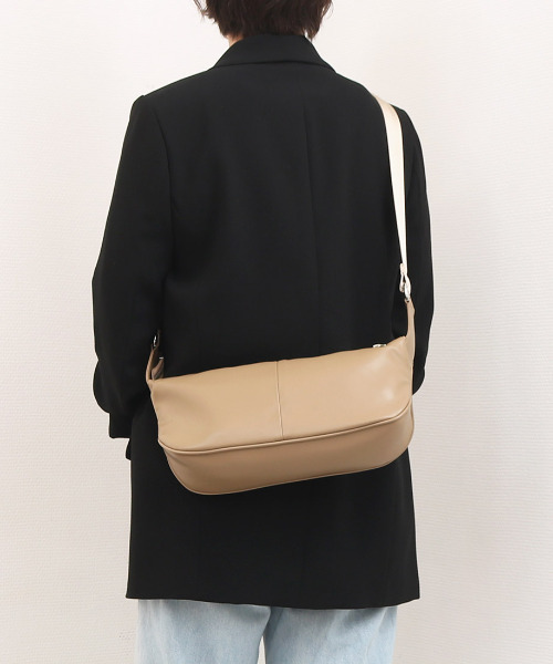 cache cache（カシュ カシュ）の「カシュカシュ cachecache / 横長ソフトショルダーバッグ（ショルダーバッグ・レディース・ベージュ/ブラック・FREE）」の2枚目の写真