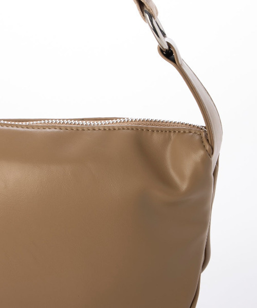 cache cache（カシュ カシュ）の「カシュカシュ cachecache / 横長ソフトショルダーバッグ（ショルダーバッグ・レディース・ベージュ/ブラック・FREE）」の15枚目の写真