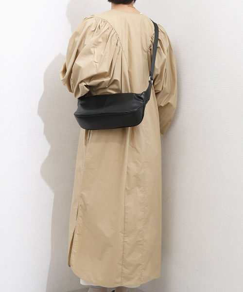 cache cache（カシュ カシュ）の「カシュカシュ cachecache / 横長ソフトショルダーバッグ（ショルダーバッグ・レディース・ベージュ/ブラック・FREE）」の10枚目の写真