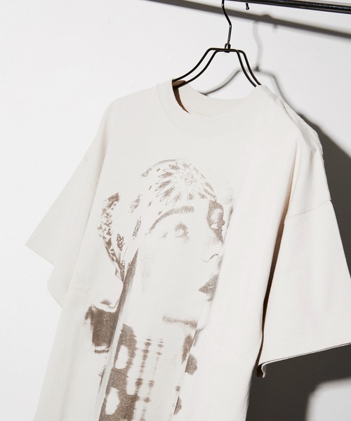 国内で当店のみ VOID チェーン ビリーアイリッシュ愛用ブランド セール】【EXCLUSIVE】BILLIE EILISH Blohsh LOGO S/S Tee