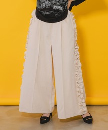 iS ScoLar（イズスカラー）の「蝶刺繍カーゴパンツ（その他