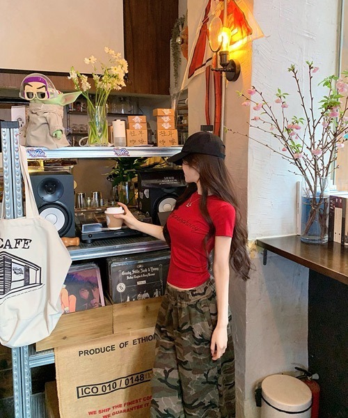 Ressaca(レサーカ)の「ラインストーンロゴTシャツ(Tシャツ/カットソー・レディース・ホワイト/レッド/イエロー・M)」の9枚目の写真