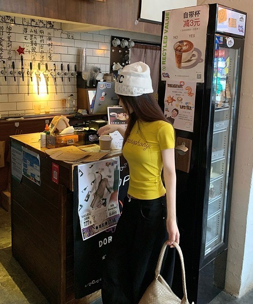 Ressaca(レサーカ)の「ラインストーンロゴTシャツ(Tシャツ/カットソー・レディース・ホワイト/レッド/イエロー・M)」の5枚目の写真