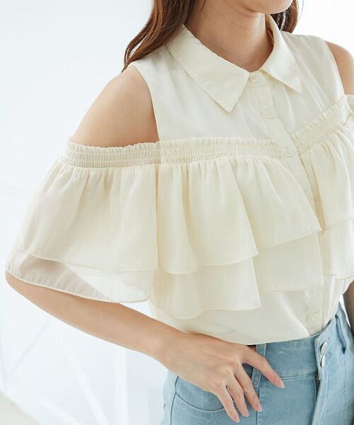 MAJESTIC LEGON(マジェスティックレゴン)の「肩開きフリルブラウス(シャツ/ブラウス・レディース・アイボリー/ブルー系その他2/グレー/ホワイト系その他・MEDIUM)」の9枚目の写真
