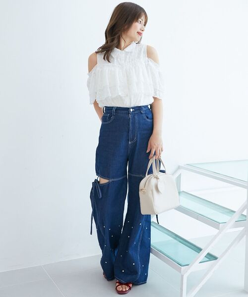 MAJESTIC LEGON(マジェスティックレゴン)の「肩開きフリルブラウス(シャツ/ブラウス・レディース・アイボリー/ブルー系その他2/グレー/ホワイト系その他・MEDIUM)」の11枚目の写真